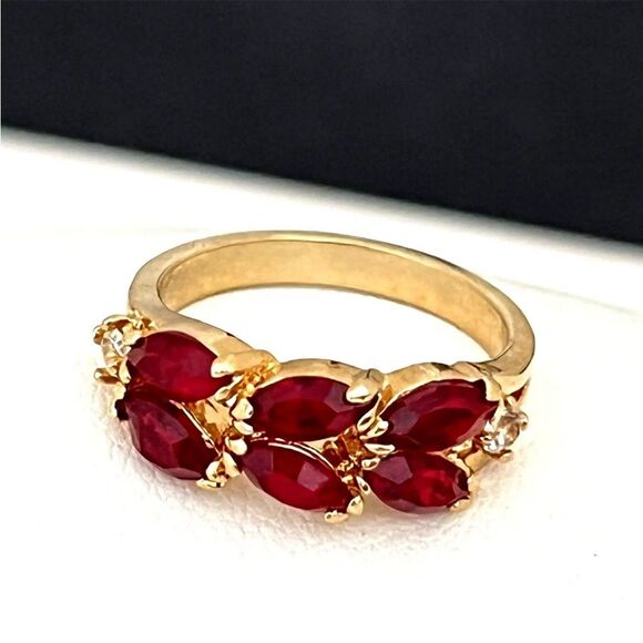 Vintage Ring Size 5 Red Crystal Clear Crystal Accents 14K Gold Plate 4Q - Picture 4 of 5